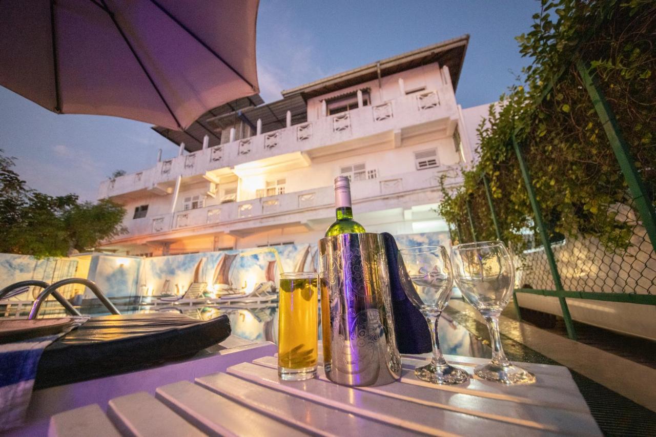 Blue Elephant Boutique Hotel Negombo Exterior foto